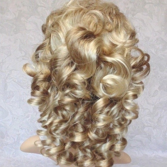 Medium Soft Silky Curly Blonde Full Synthetic Wig